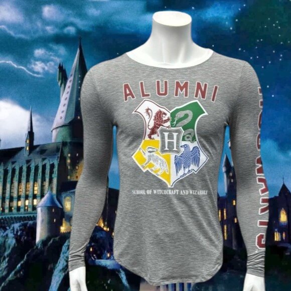 Harry Potter Wizarding World Hogwarts Alumni Long Sleeve Shirt Size Juniors SM - Picture 1 of 10
